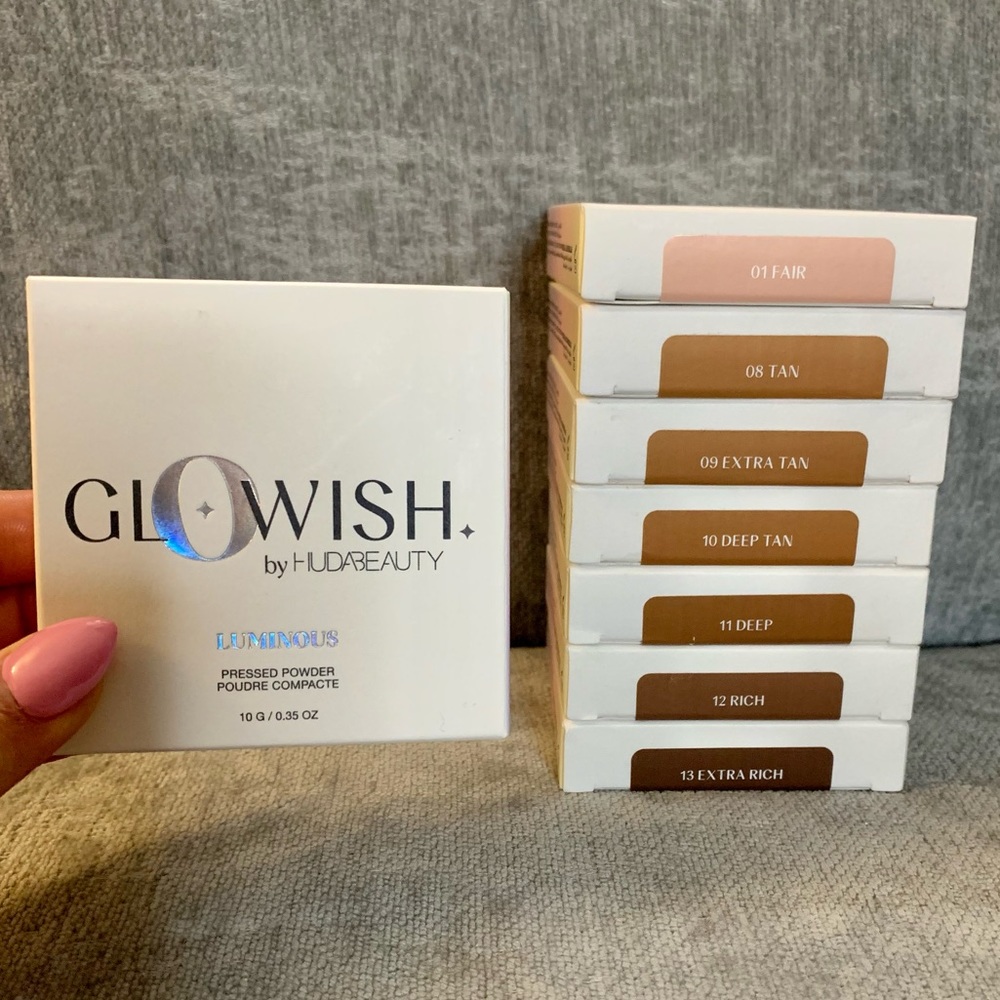 NEW! HUDA BEAUTY GloWish Luminous Pressed Powder - Multiple Shades!